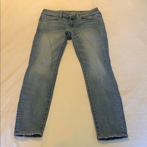 American eagle light wash jeans size 6 short